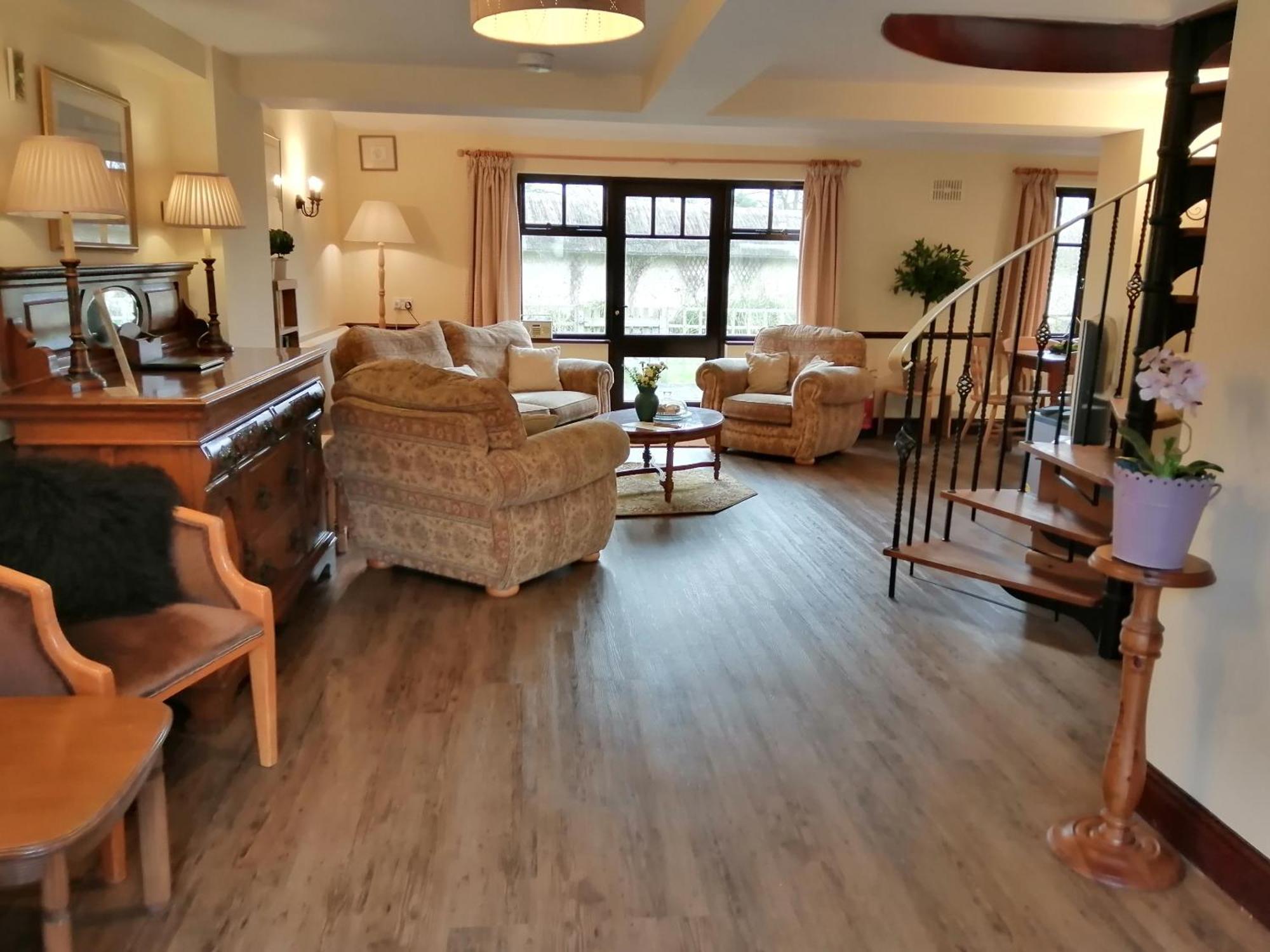 The Old Stables Self Catering Villa ซอลส์บรี ภายนอก รูปภาพ