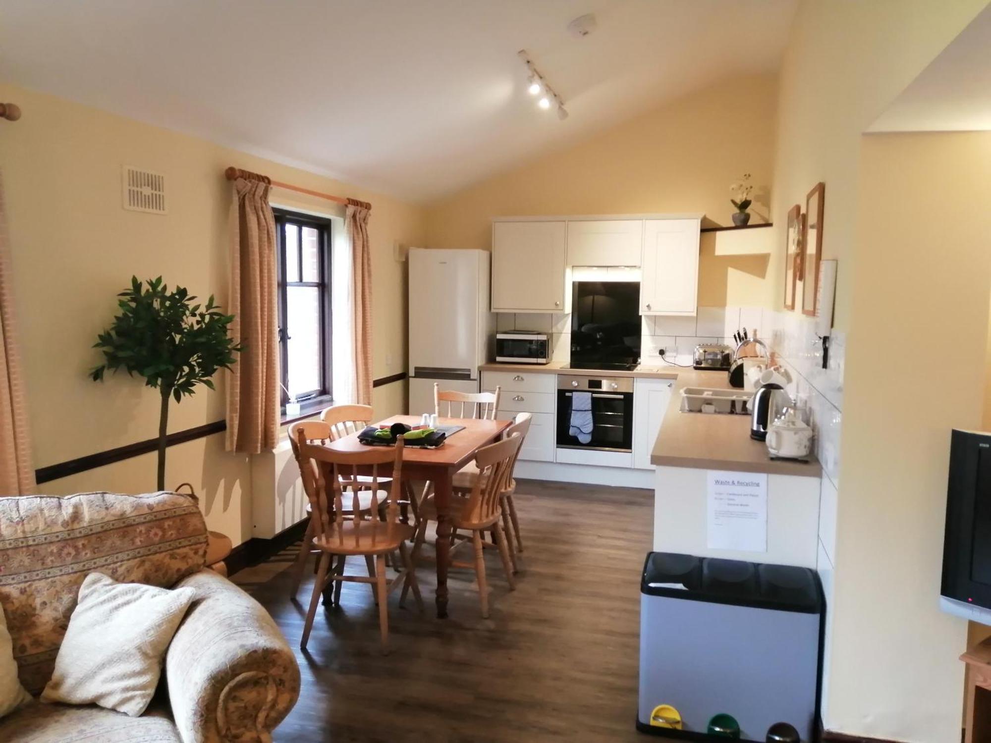 The Old Stables Self Catering Villa ซอลส์บรี ภายนอก รูปภาพ