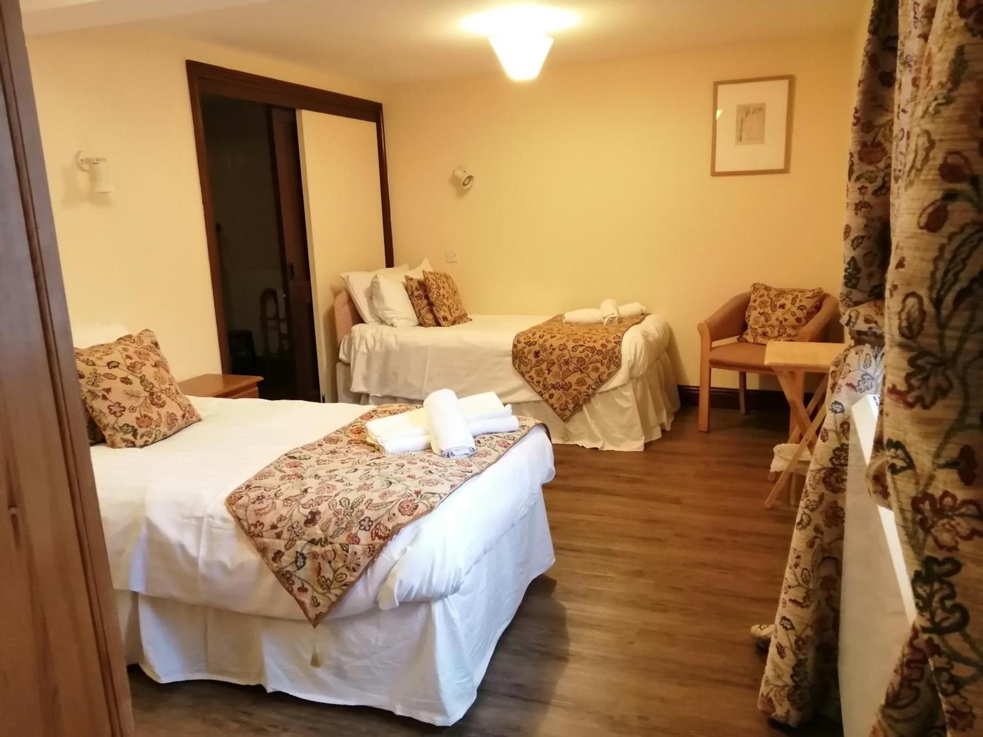 The Old Stables Self Catering Villa ซอลส์บรี ภายนอก รูปภาพ