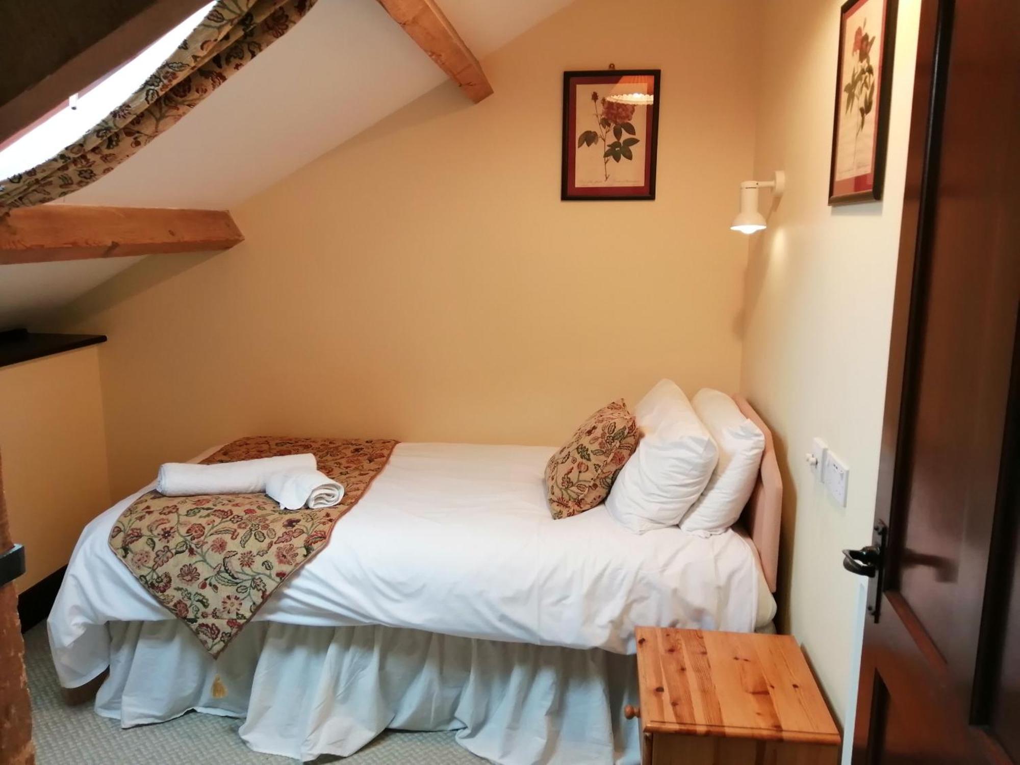 The Old Stables Self Catering Villa ซอลส์บรี ภายนอก รูปภาพ