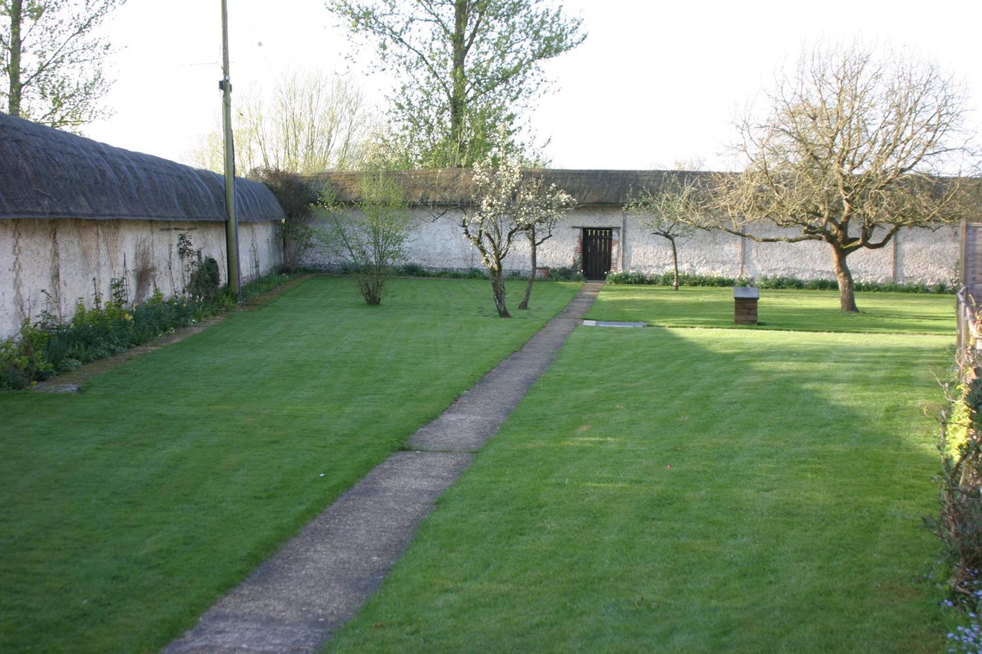 The Old Stables Self Catering Villa ซอลส์บรี ภายนอก รูปภาพ