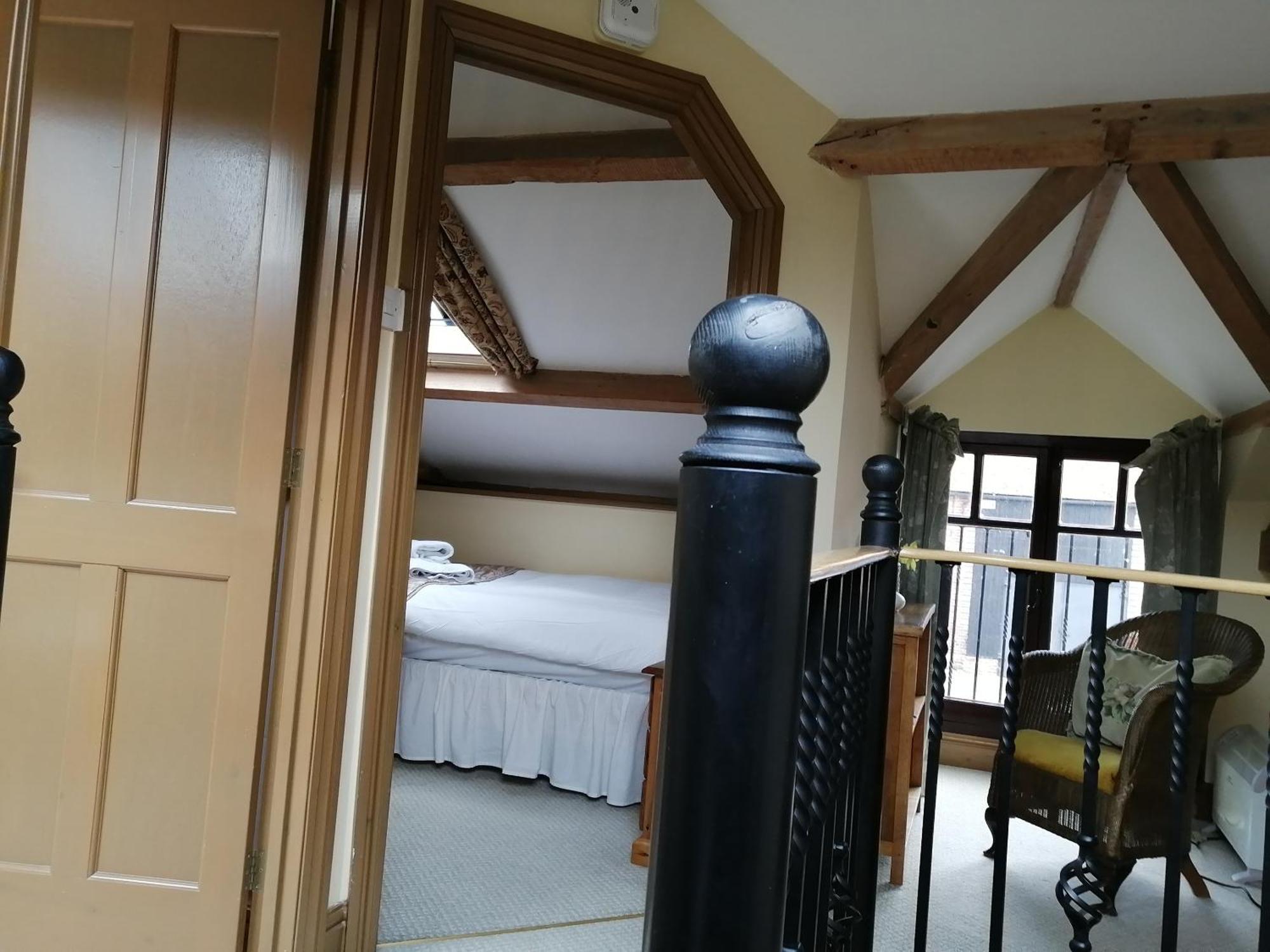 The Old Stables Self Catering Villa ซอลส์บรี ภายนอก รูปภาพ