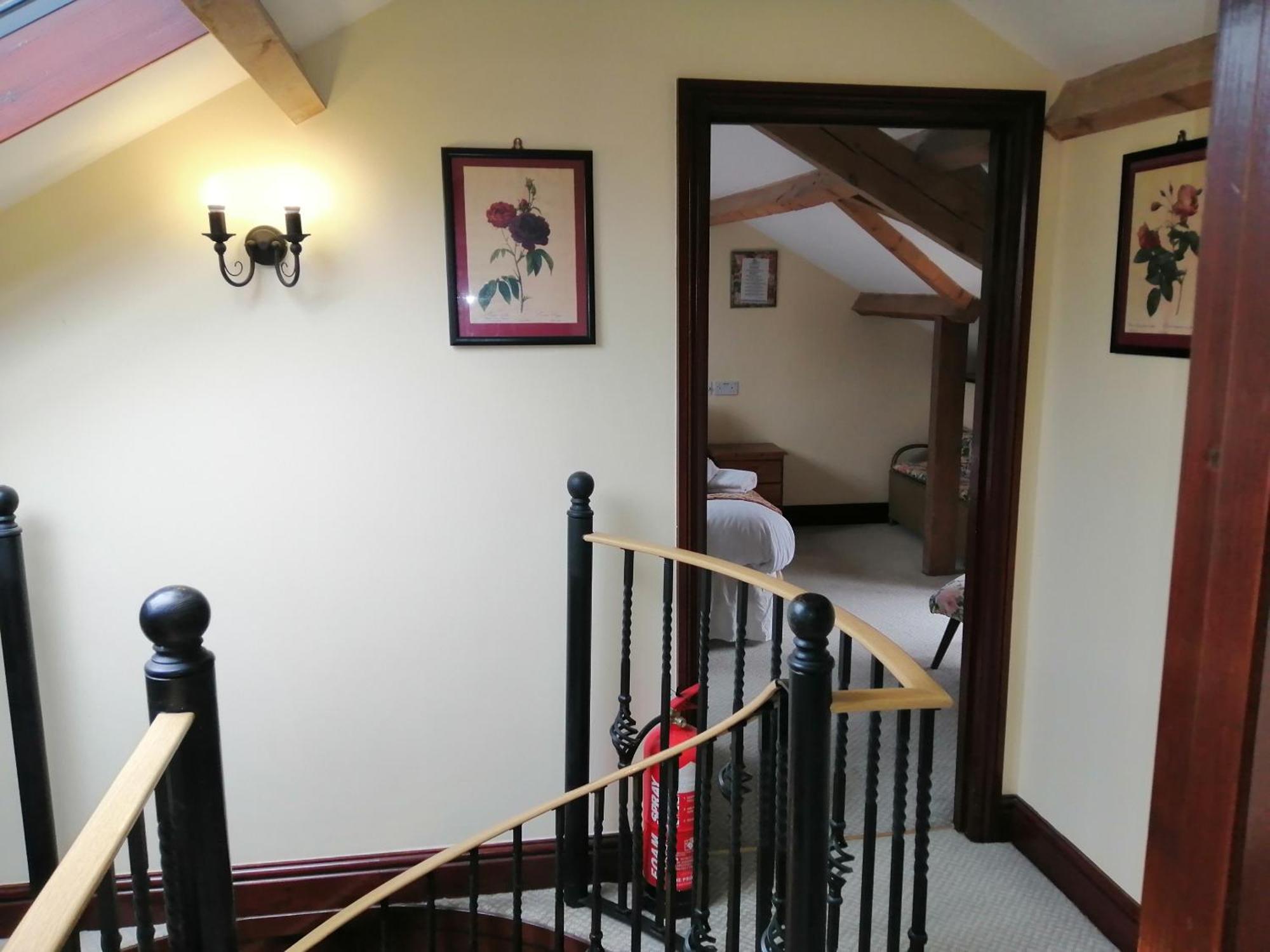 The Old Stables Self Catering Villa ซอลส์บรี ภายนอก รูปภาพ