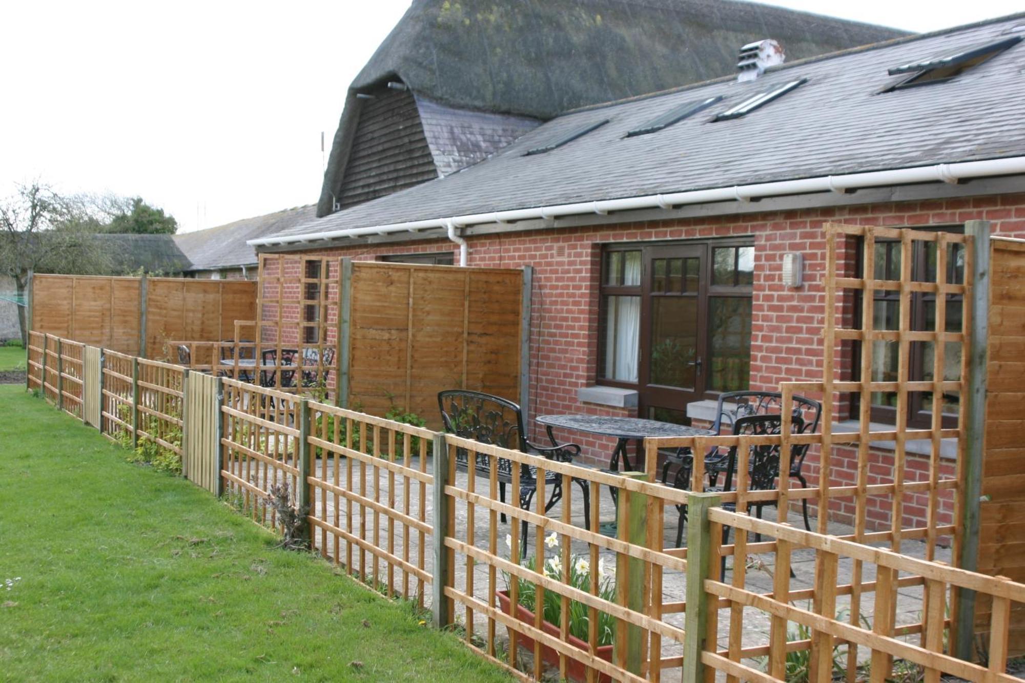 The Old Stables Self Catering Villa ซอลส์บรี ภายนอก รูปภาพ